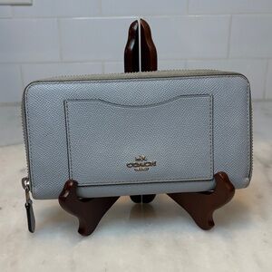Coach Cross Grain Leather Full Zip Continental Wallet